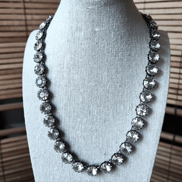 Stella and Dot Pewter Tone Silver Reproduction Faceted Crystal Clear Necklace - Picture 1 of 14